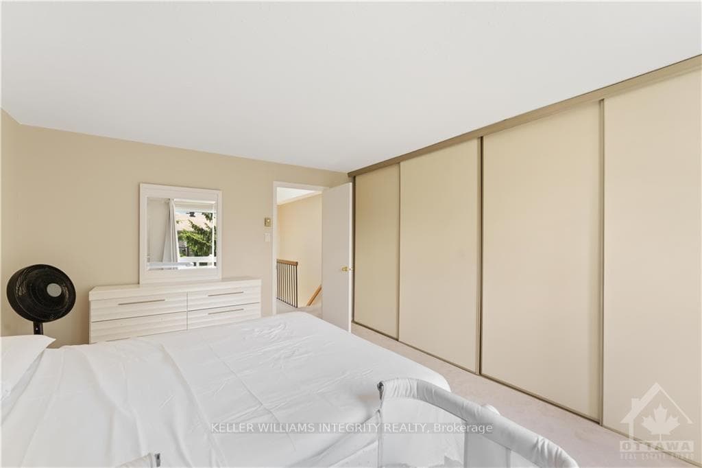 6704 JEANNE D'ARC Boulevard Unit B photo 21