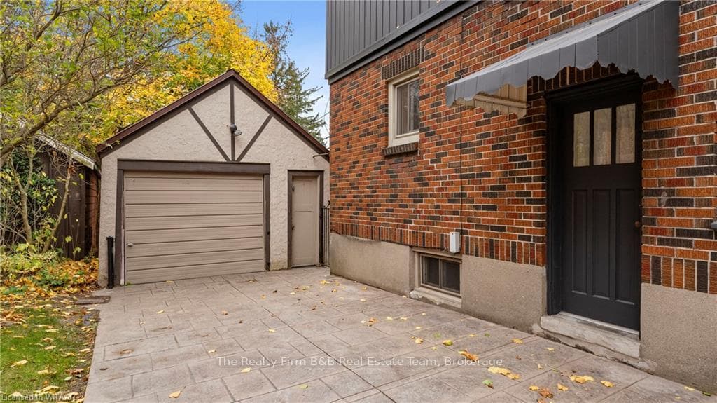 596 GRANT Street photo 6