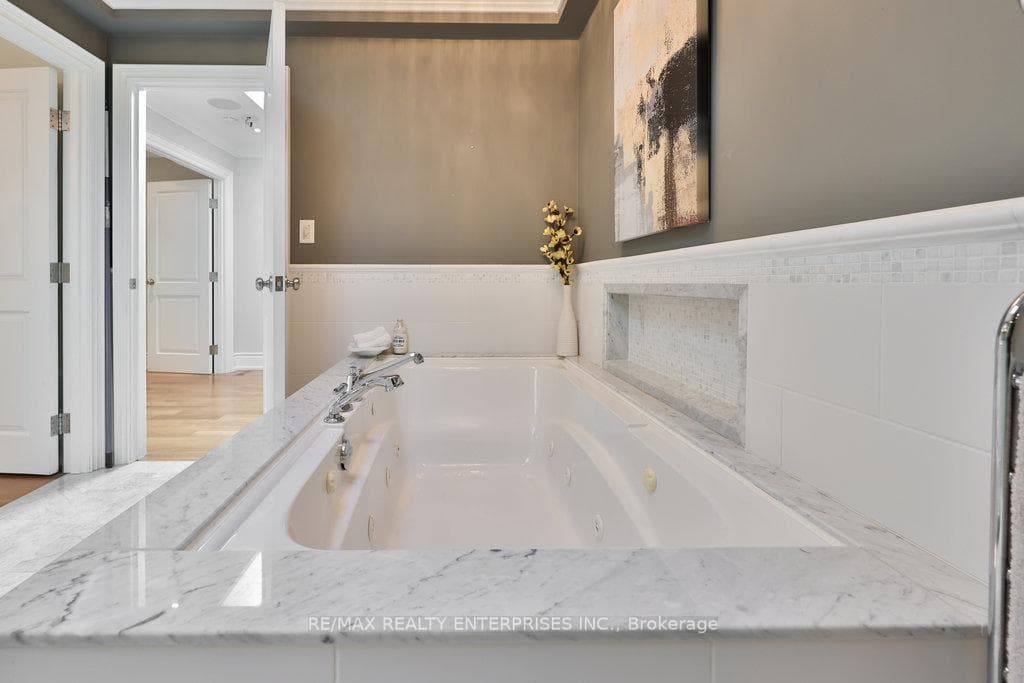 11 Woodford Park Road photo 26