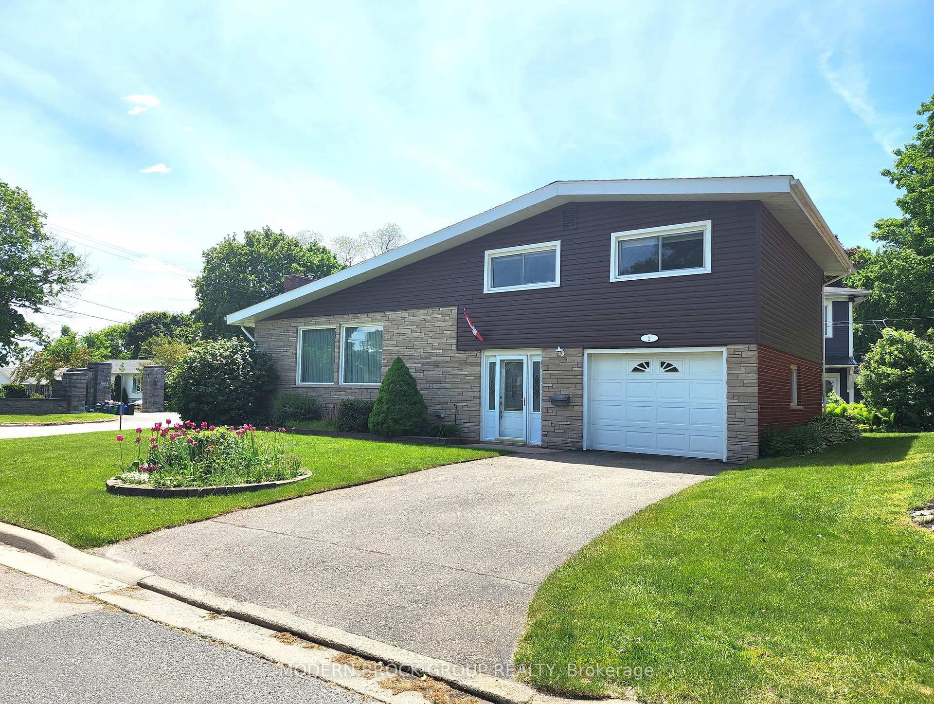 2 Woodlawn Place photo 3