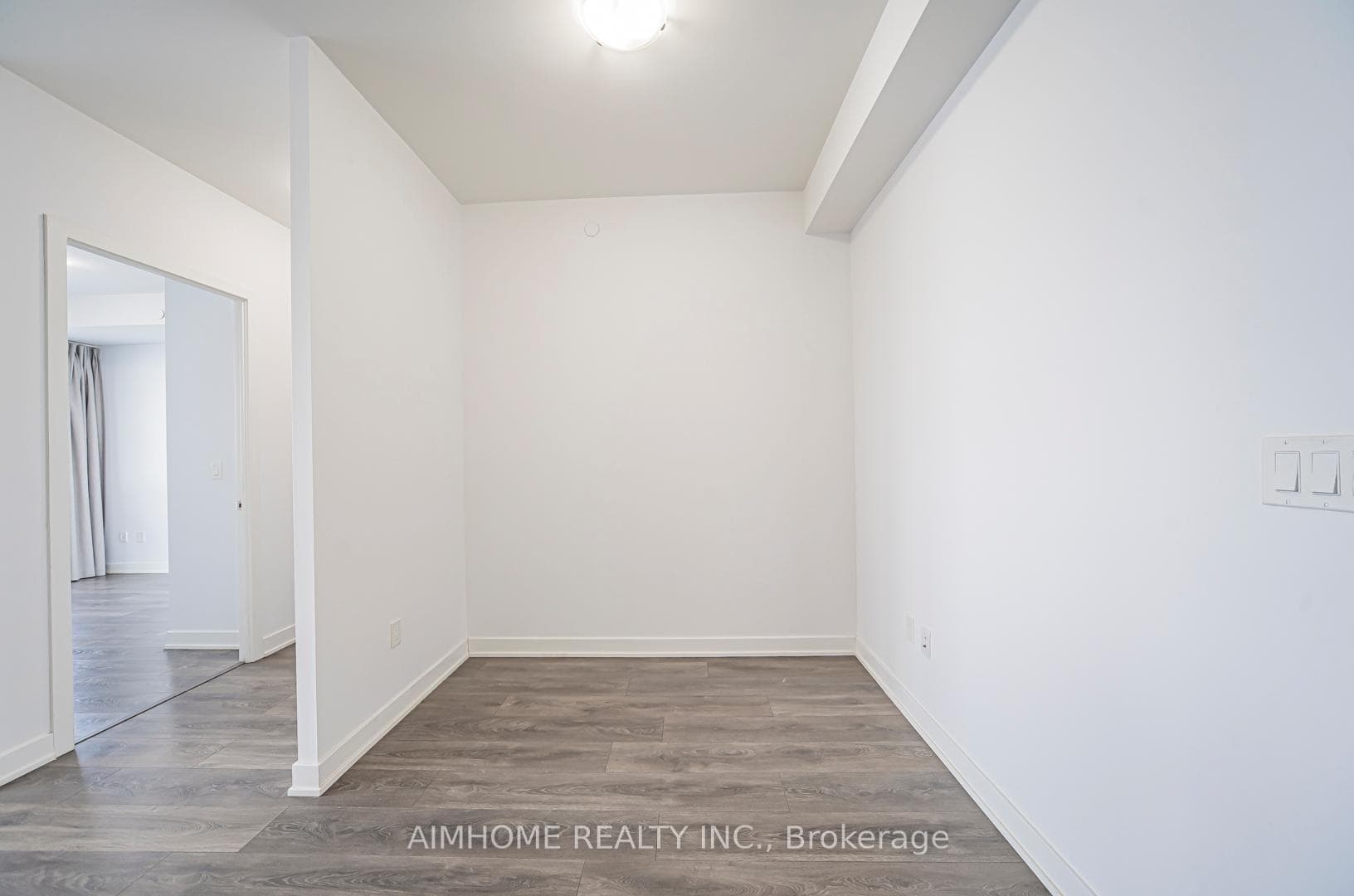 4655 Glen Erin Drive Unit 1610 photo 9