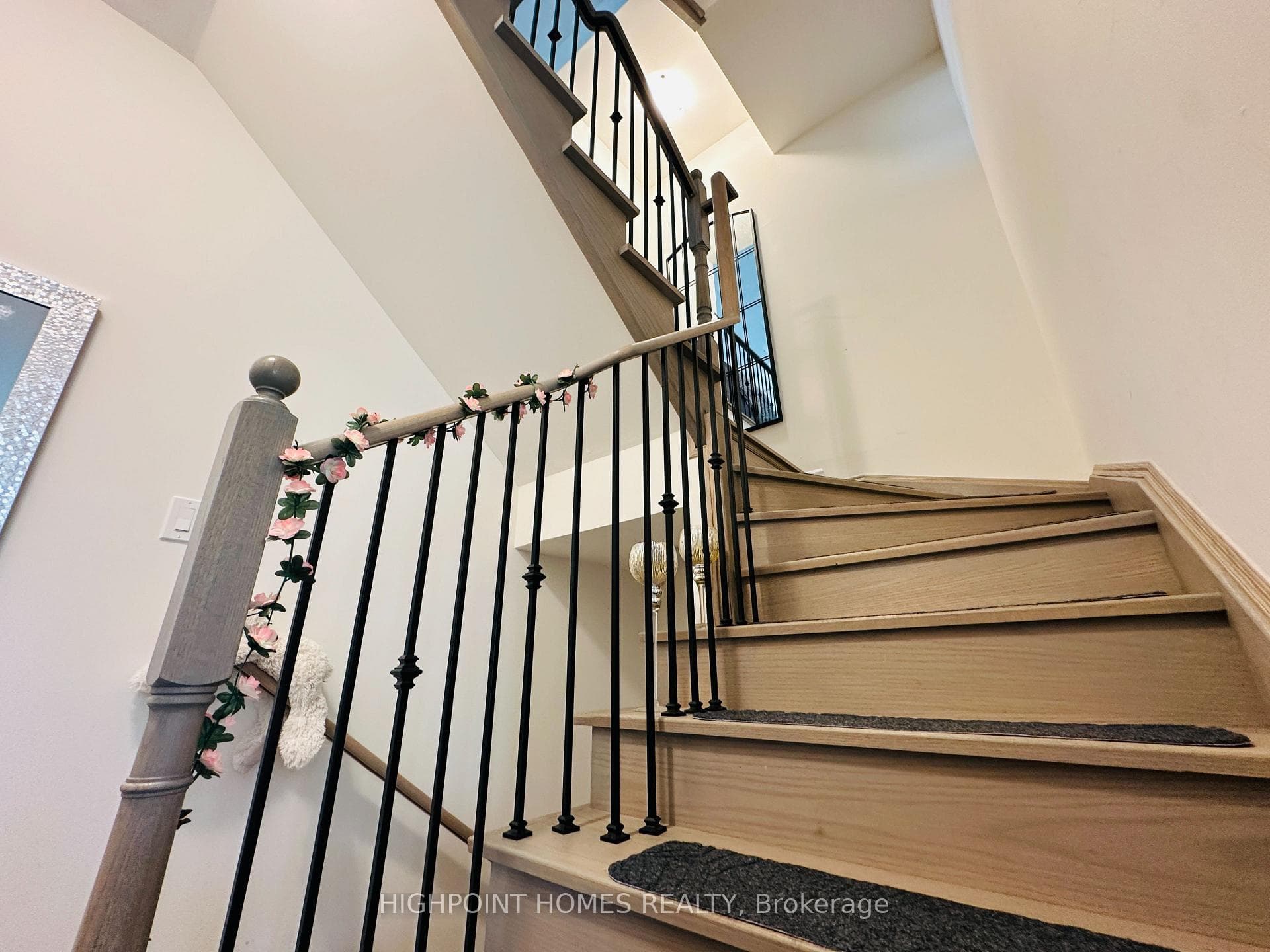 296 Carnwith Drive photo 9
