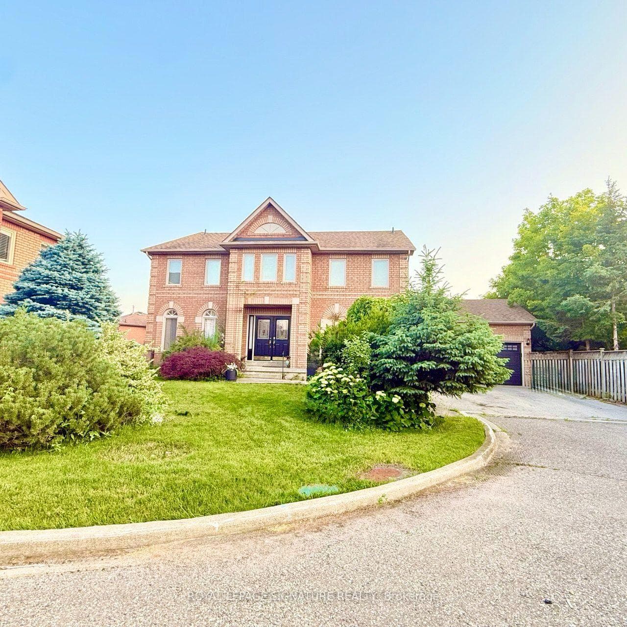 3388 Trelawny Circle photo 1