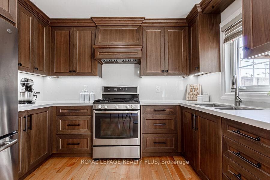 35 Stoneledge Circle photo 9