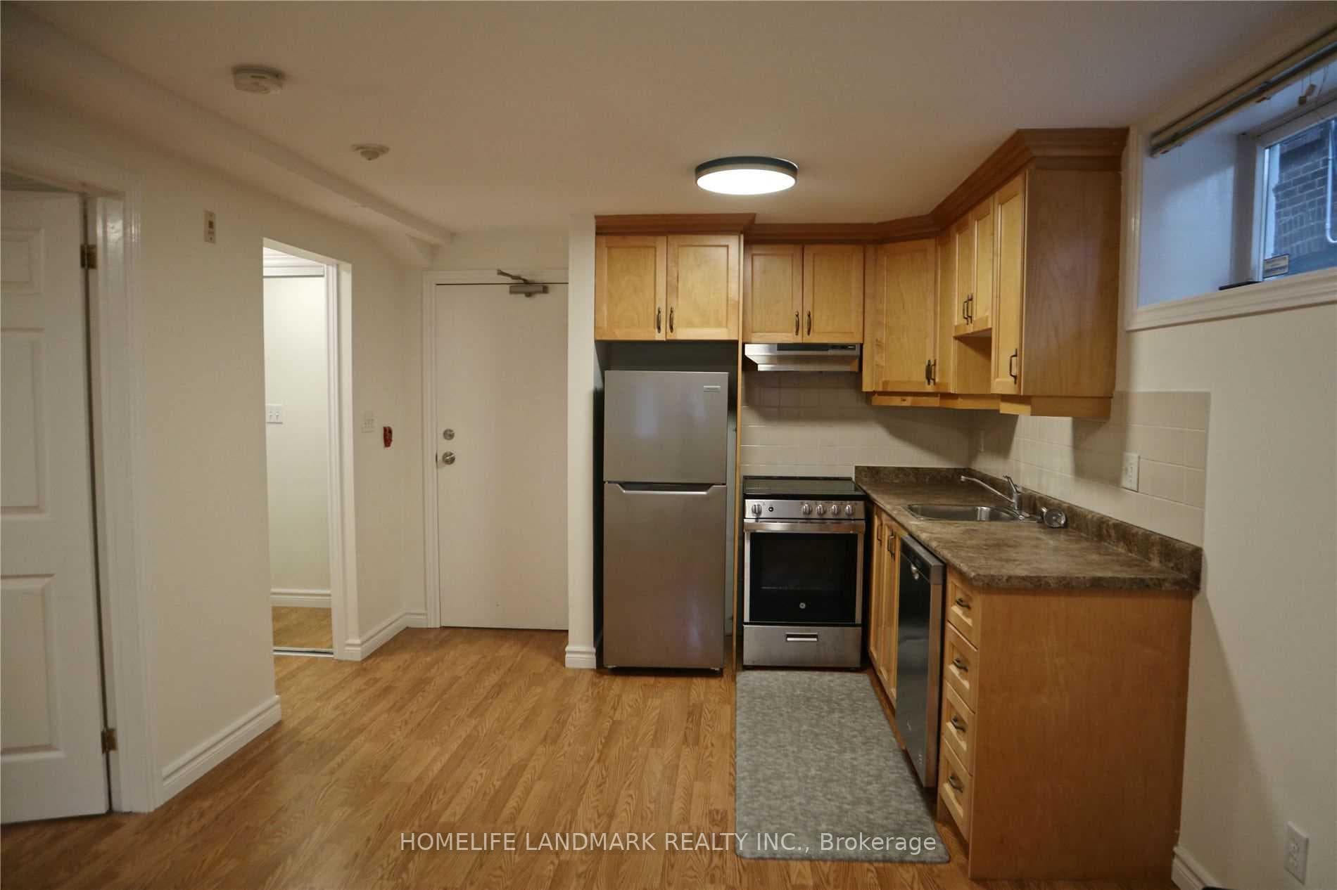 969 Avenue Road Unit Lwr RR photo 2