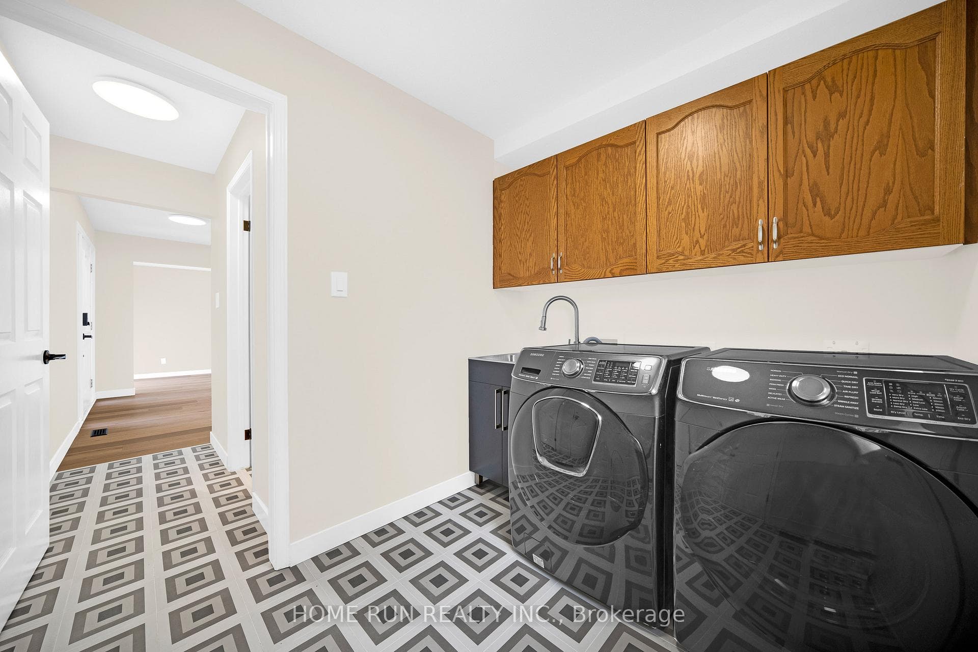 224 WALDEN Drive photo 14