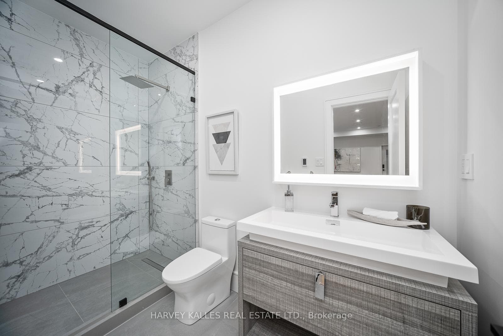 67 Lesmount Avenue photo 36