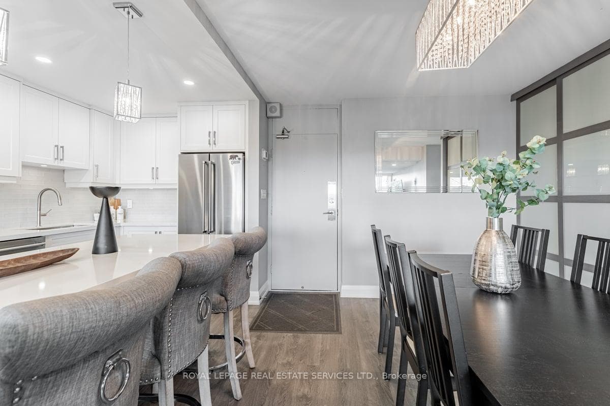 270 Scarlett Road Unit 611 photo 6