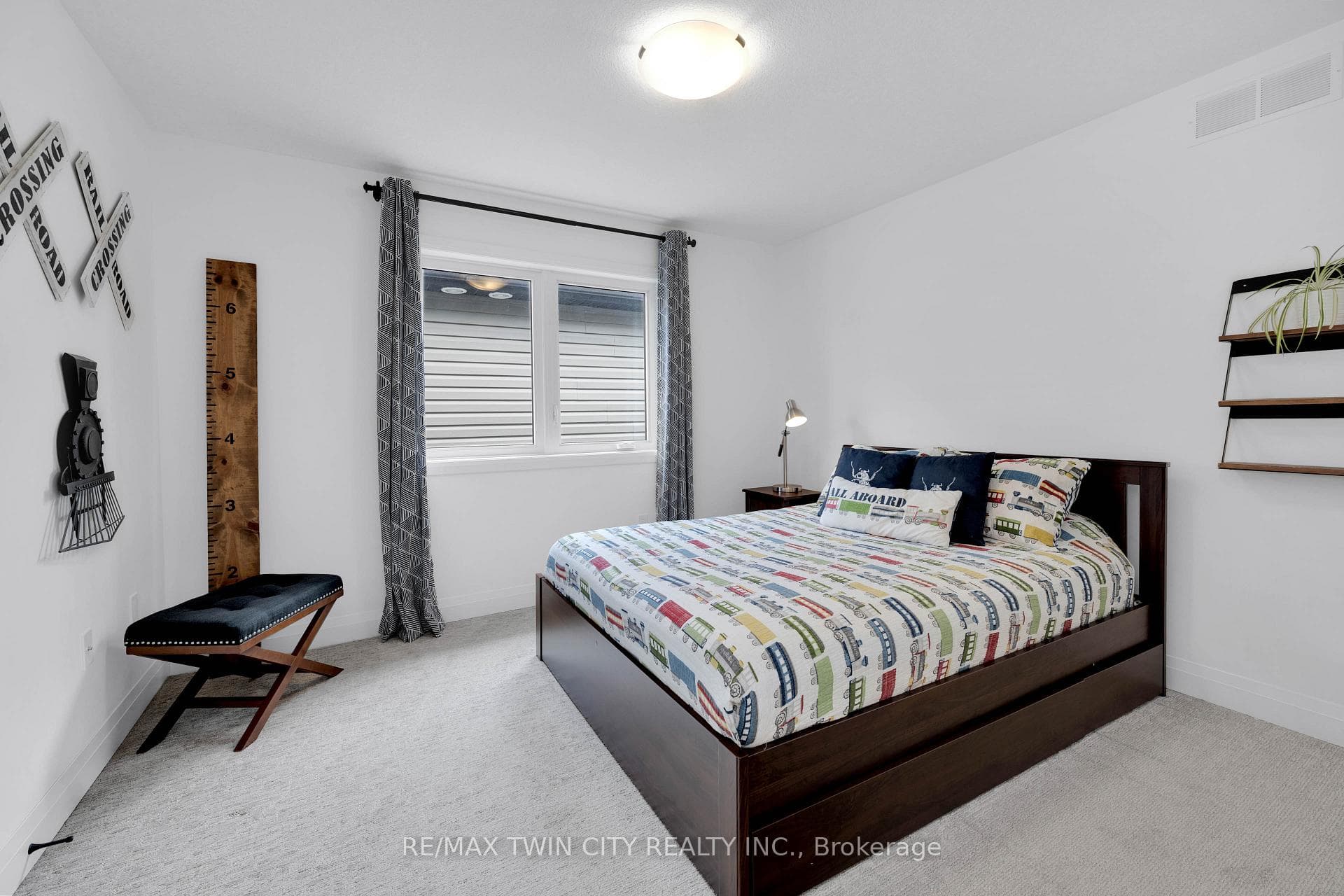 34 Tristan Crescent photo 17