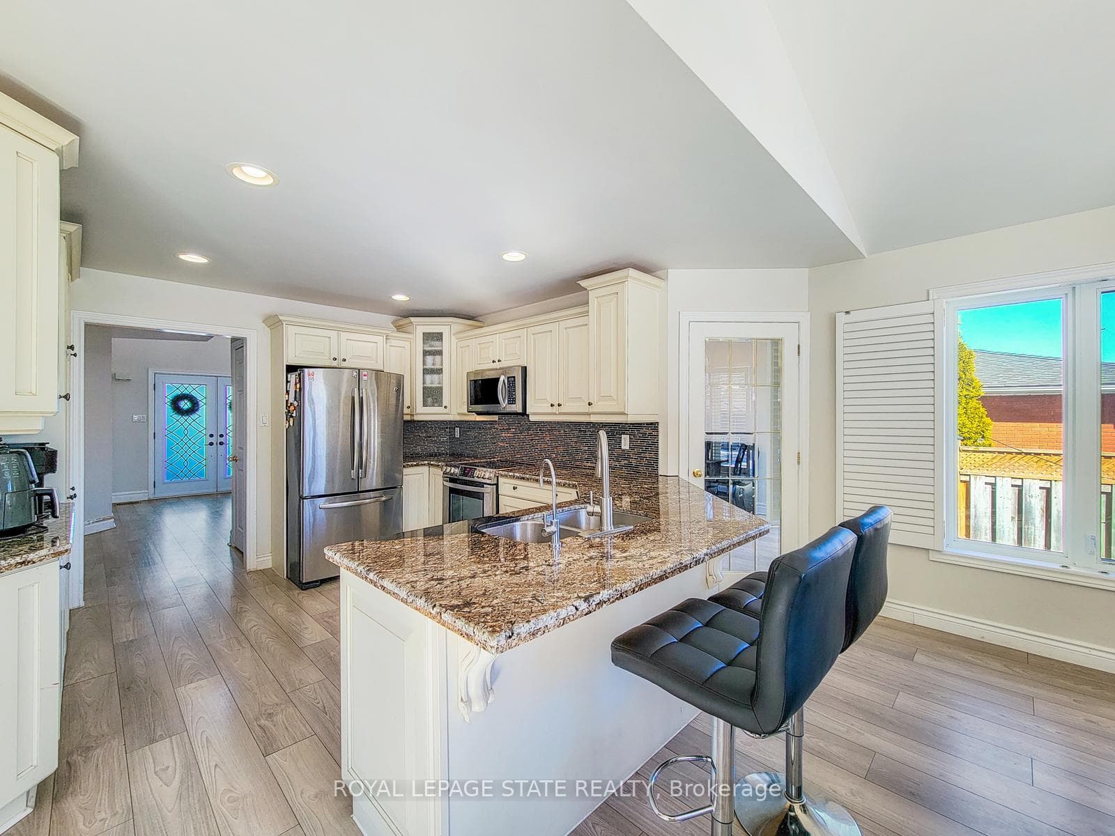 86 Margaret Avenue photo 11