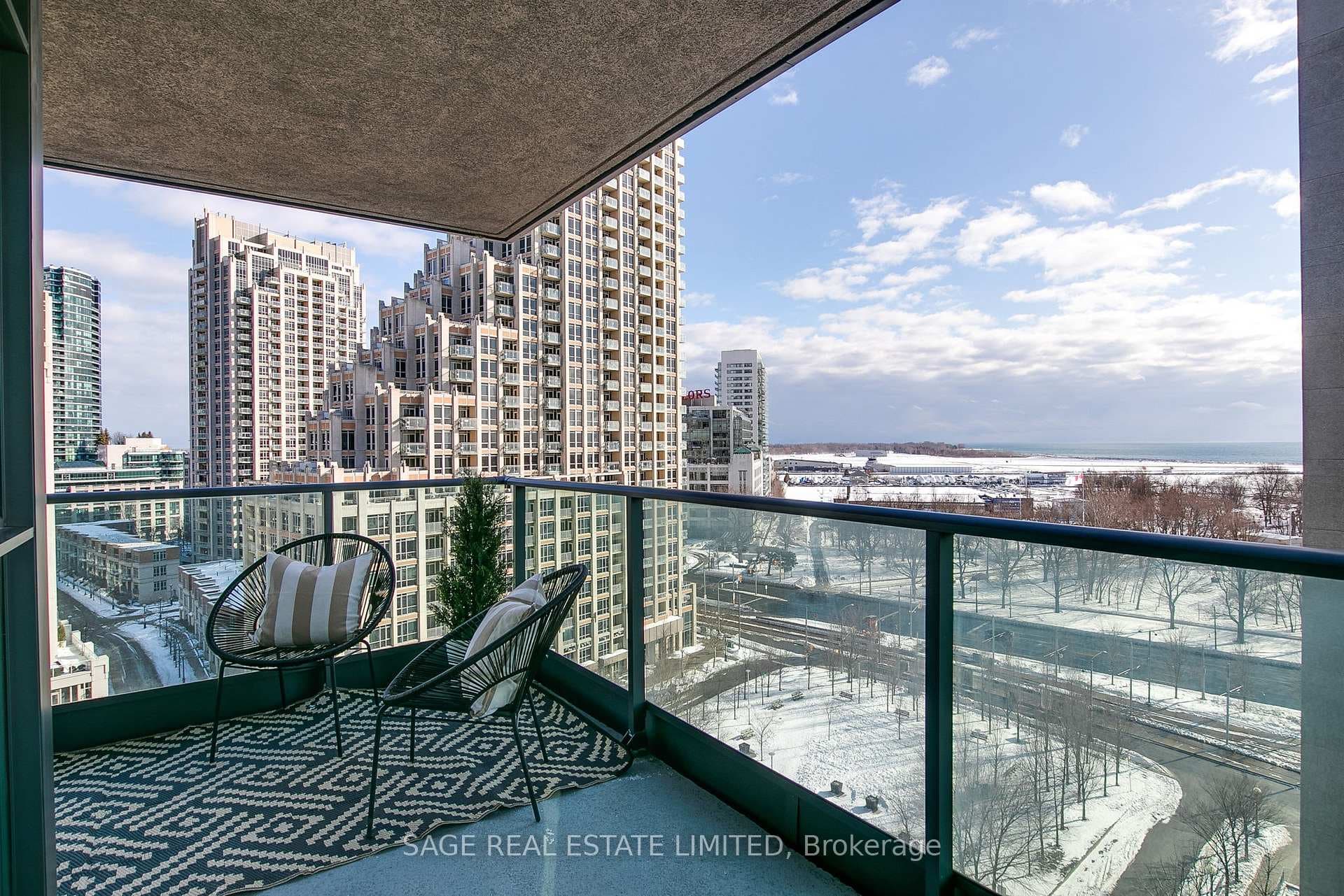 209 Fort York Boulevard Unit 1271 photo 25