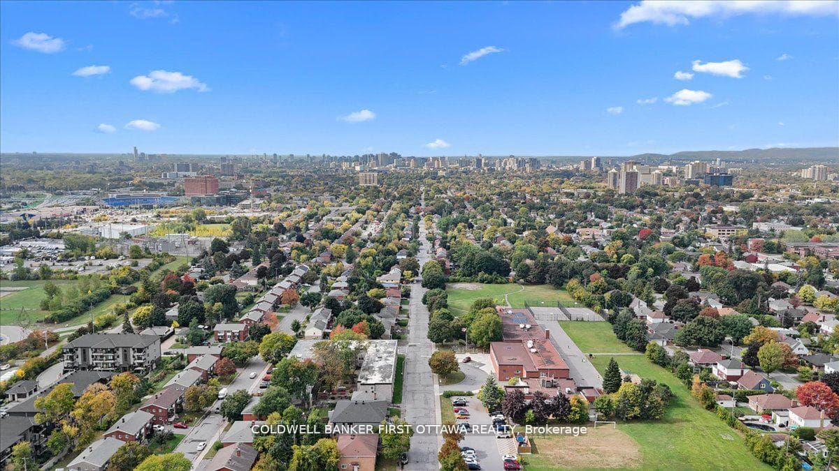 560 QUEEN MARY Street photo 48