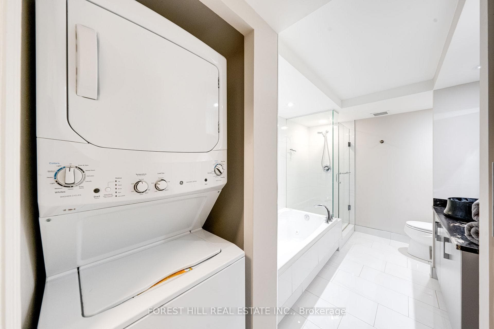 2727 Yonge Street Unit 416 photo 21