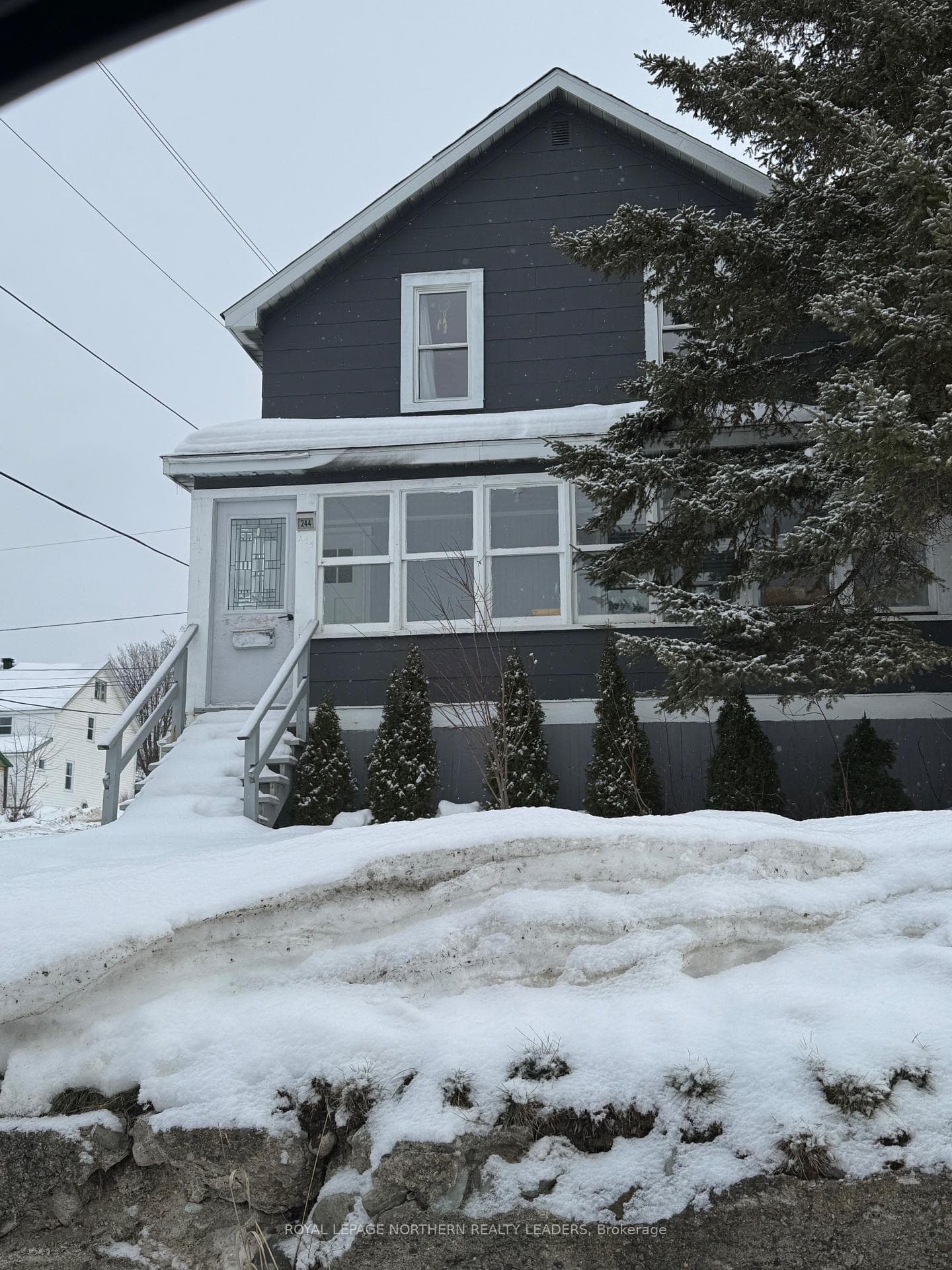 244 Hemlock Street photo 1