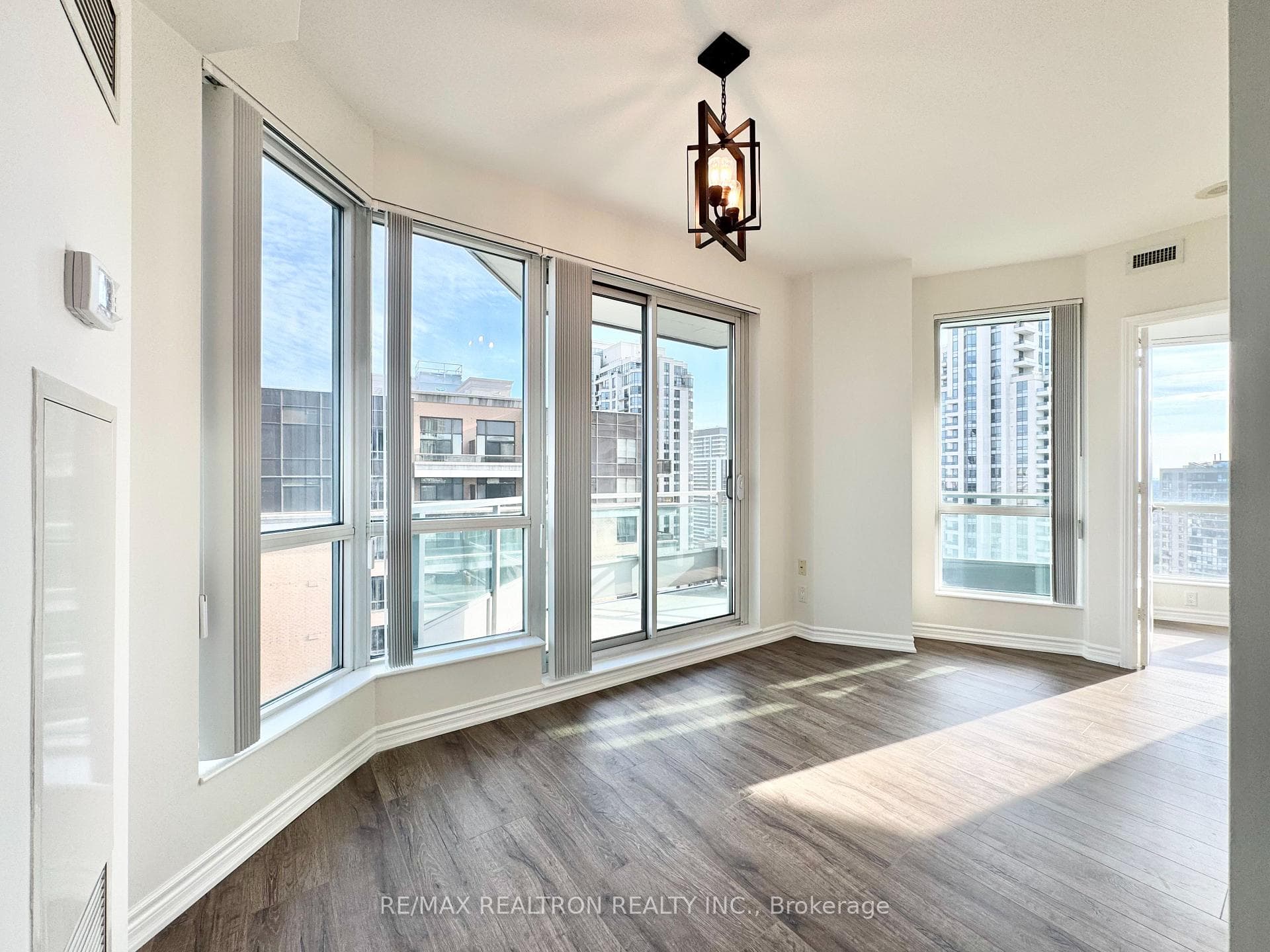 60 Byng Avenue Unit 1811 photo 20