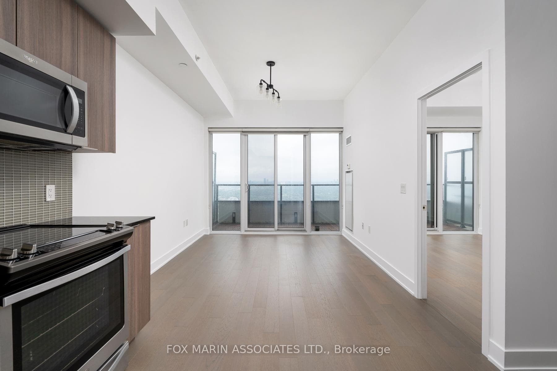 30 Shore Breeze Drive Unit 5201 photo 7