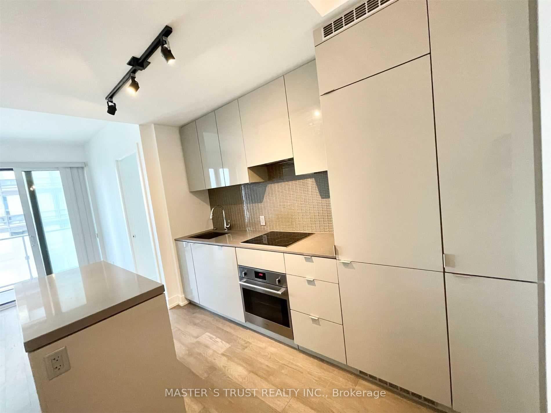 7 Grenville Street Unit 1601 photo 11