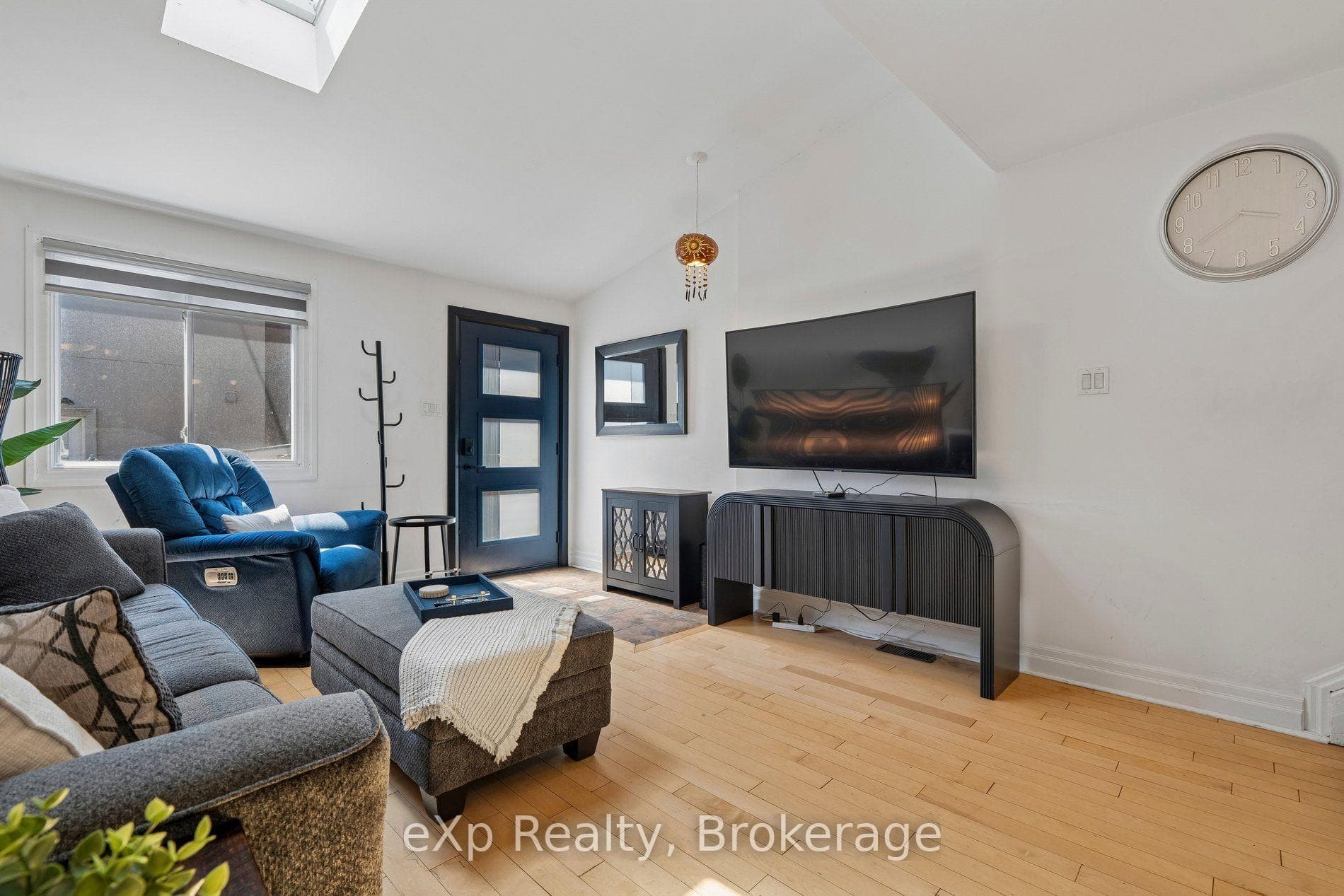 313 Bartlett Avenue photo 11