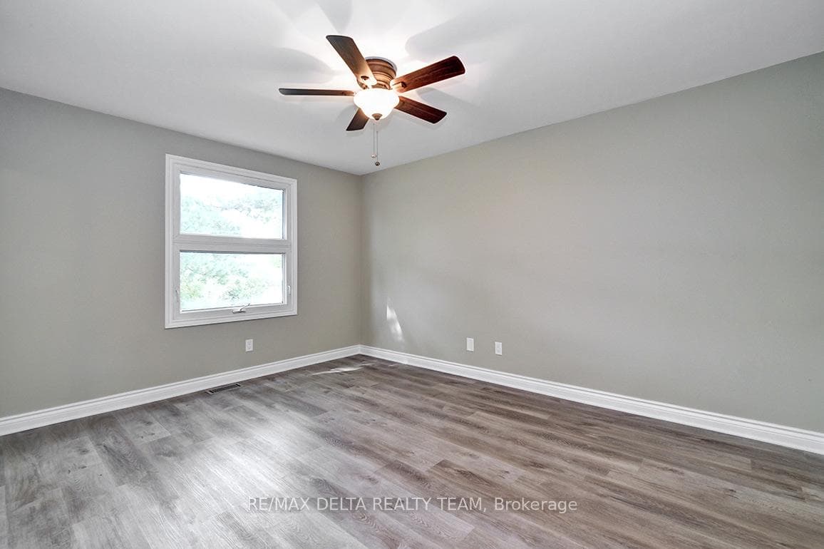 397 Phoenix Crescent photo 24