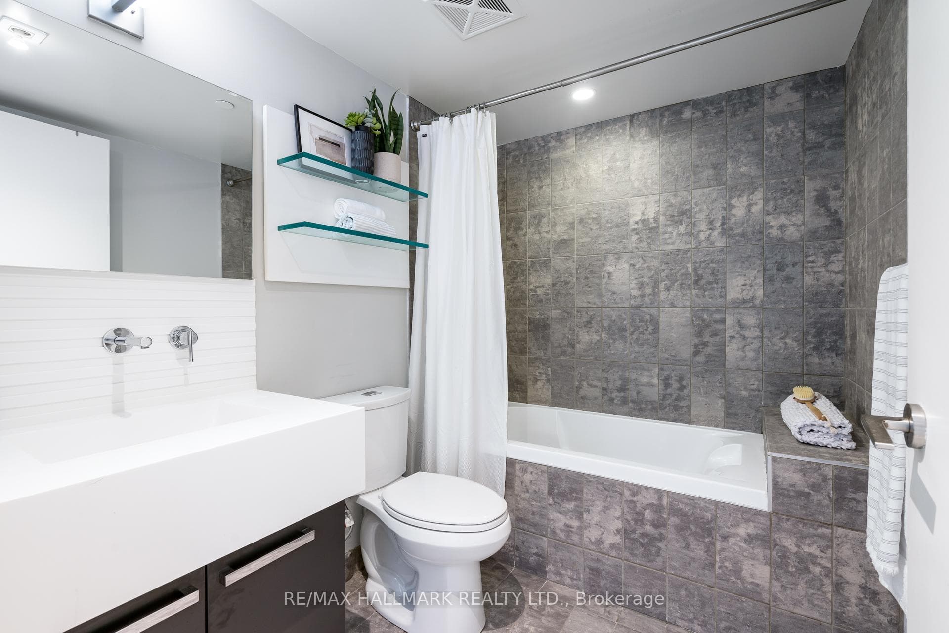 55 Stewart Street Unit 712 photo 27