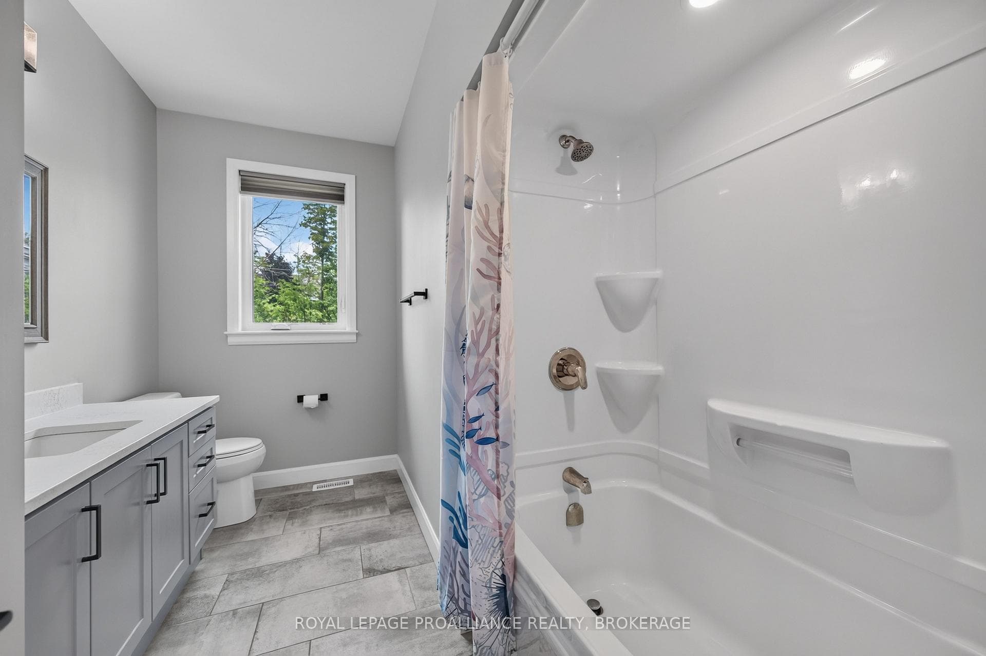 12 Petworth Road photo 23