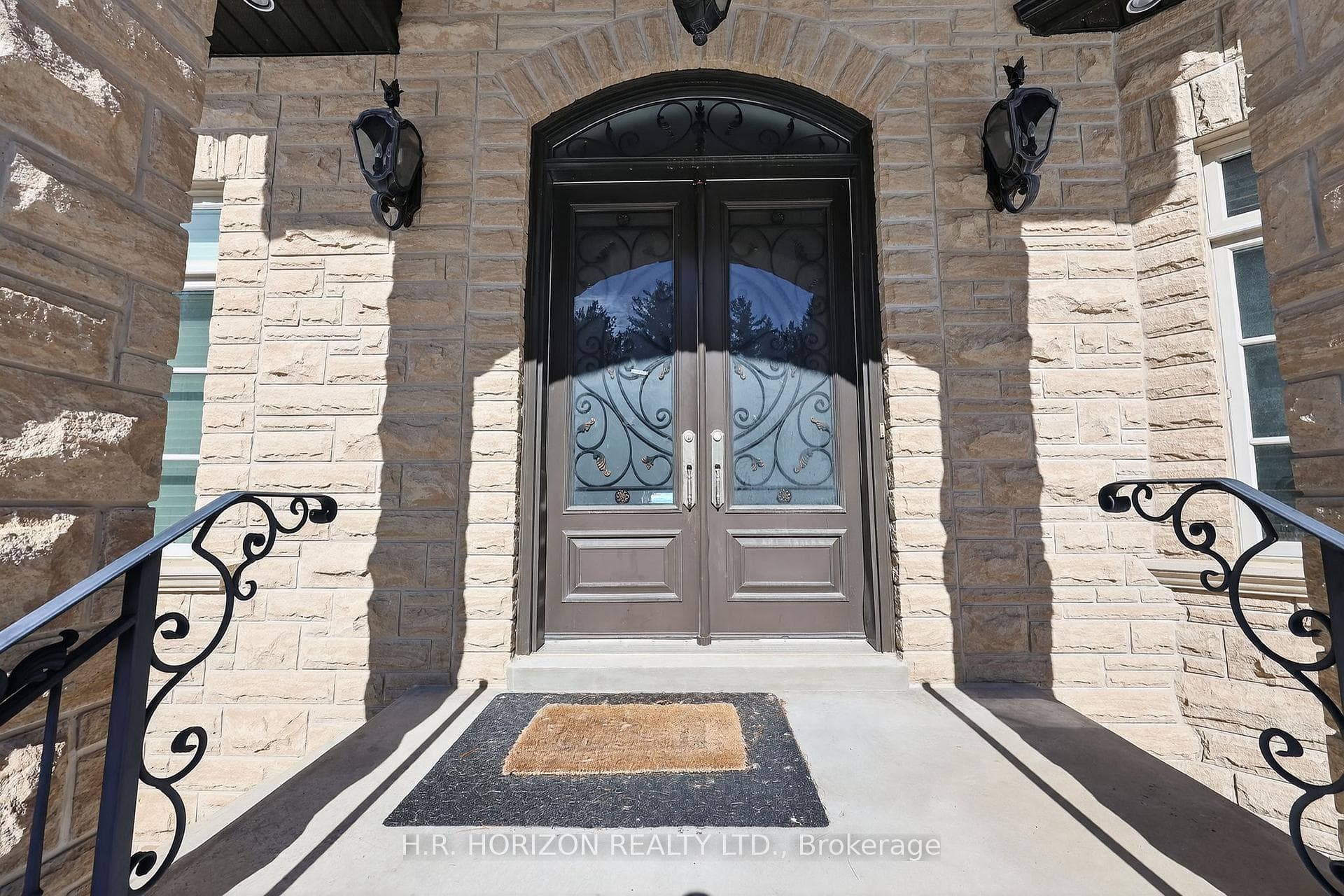 13045 Jane Street photo 6