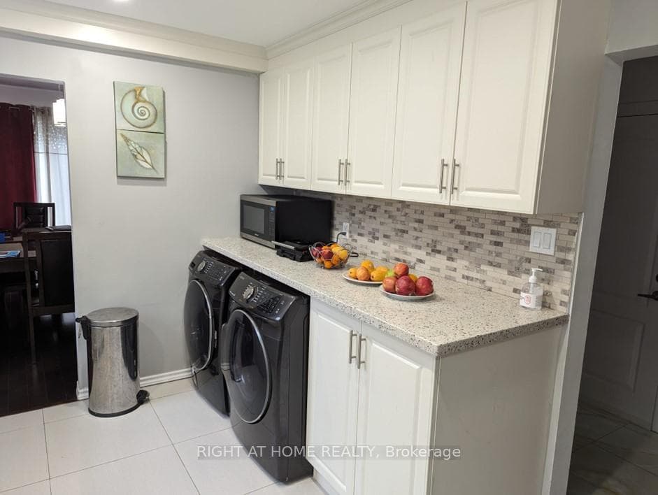 148 Sexton Crescent photo 8