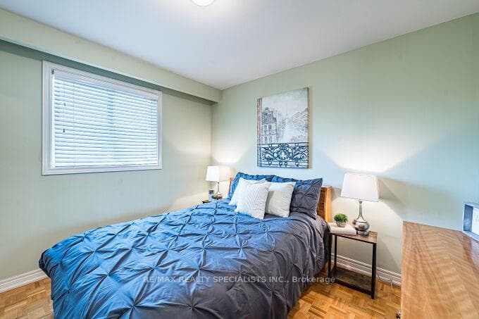 61 Brewster Crescent photo 24