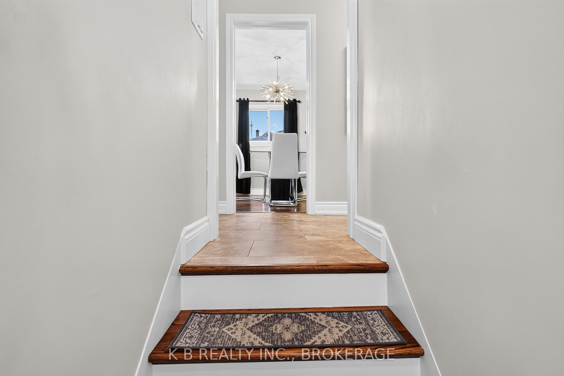 581 Division Street photo 21