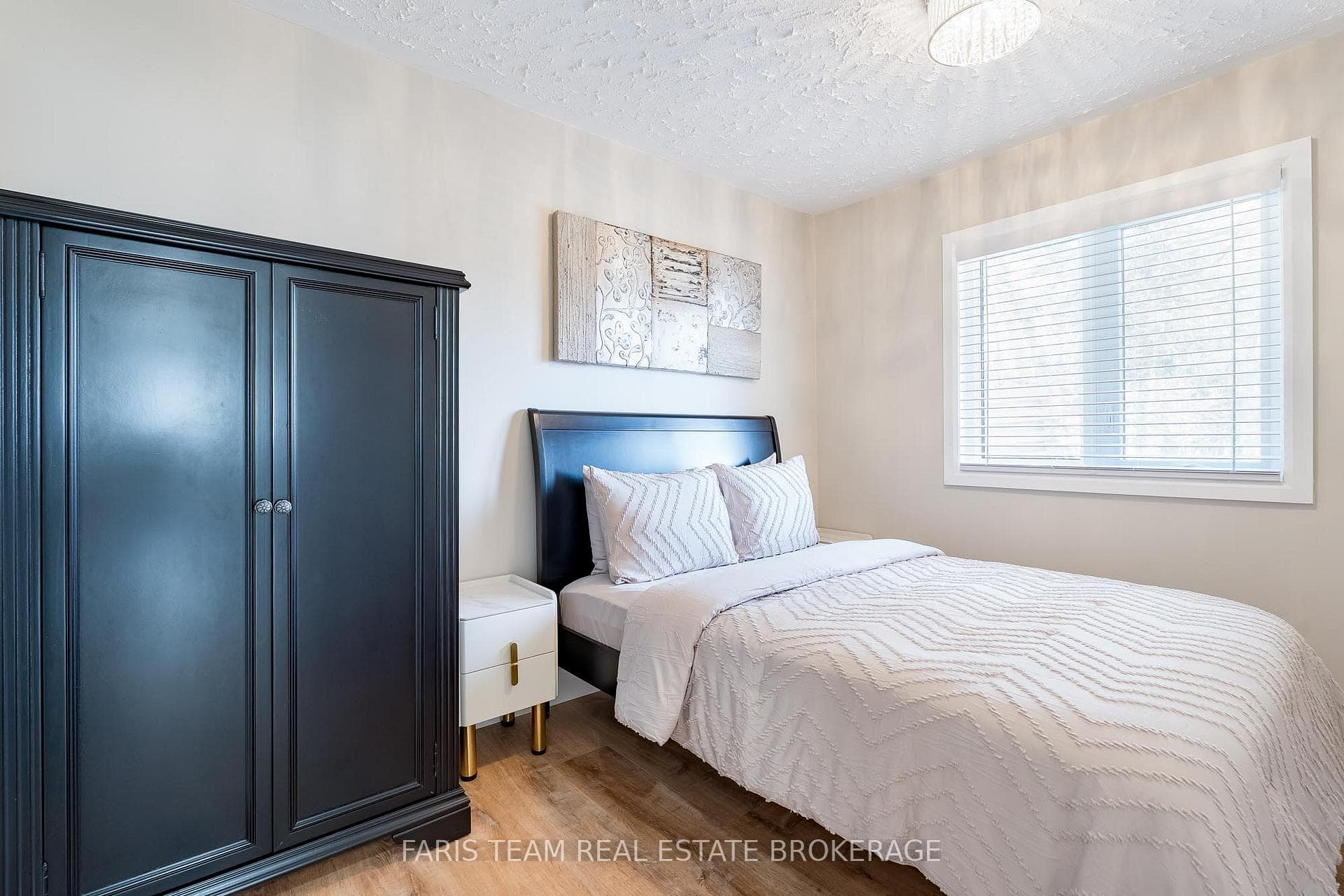 655 Fourth Avenue photo 16