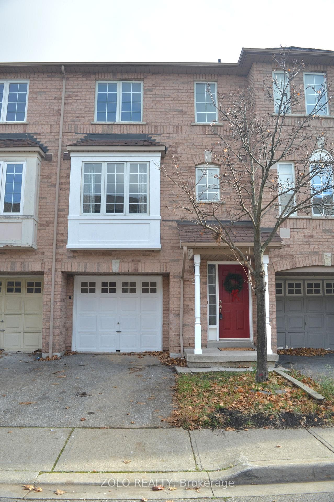 80 Acorn Place Unit 29 photo 2