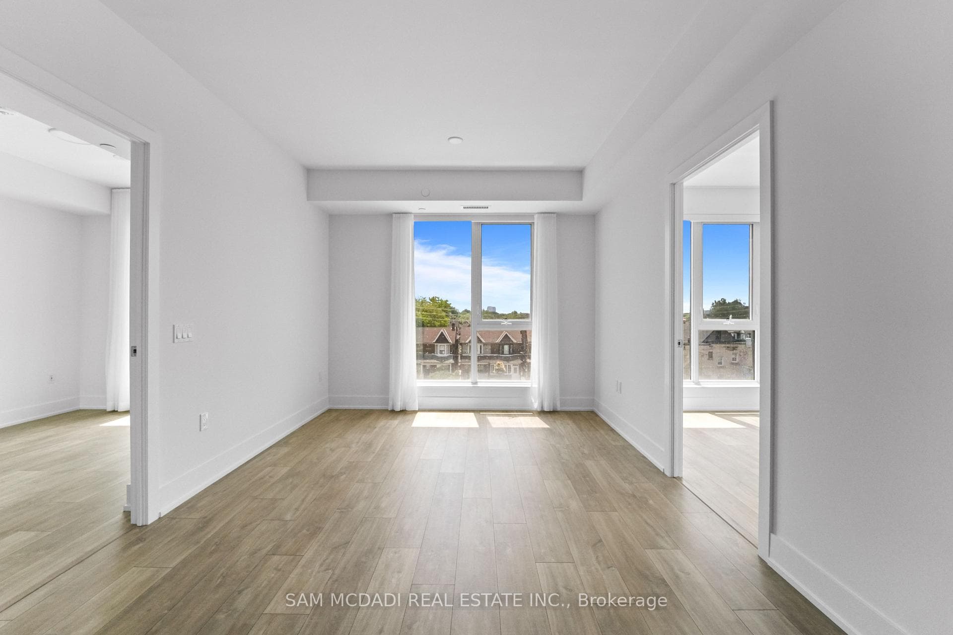 858 DUPONT Street Unit 304 photo 19