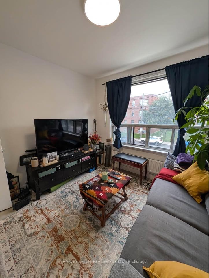 1982 Eglinton Avenue Unit 1 photo 3