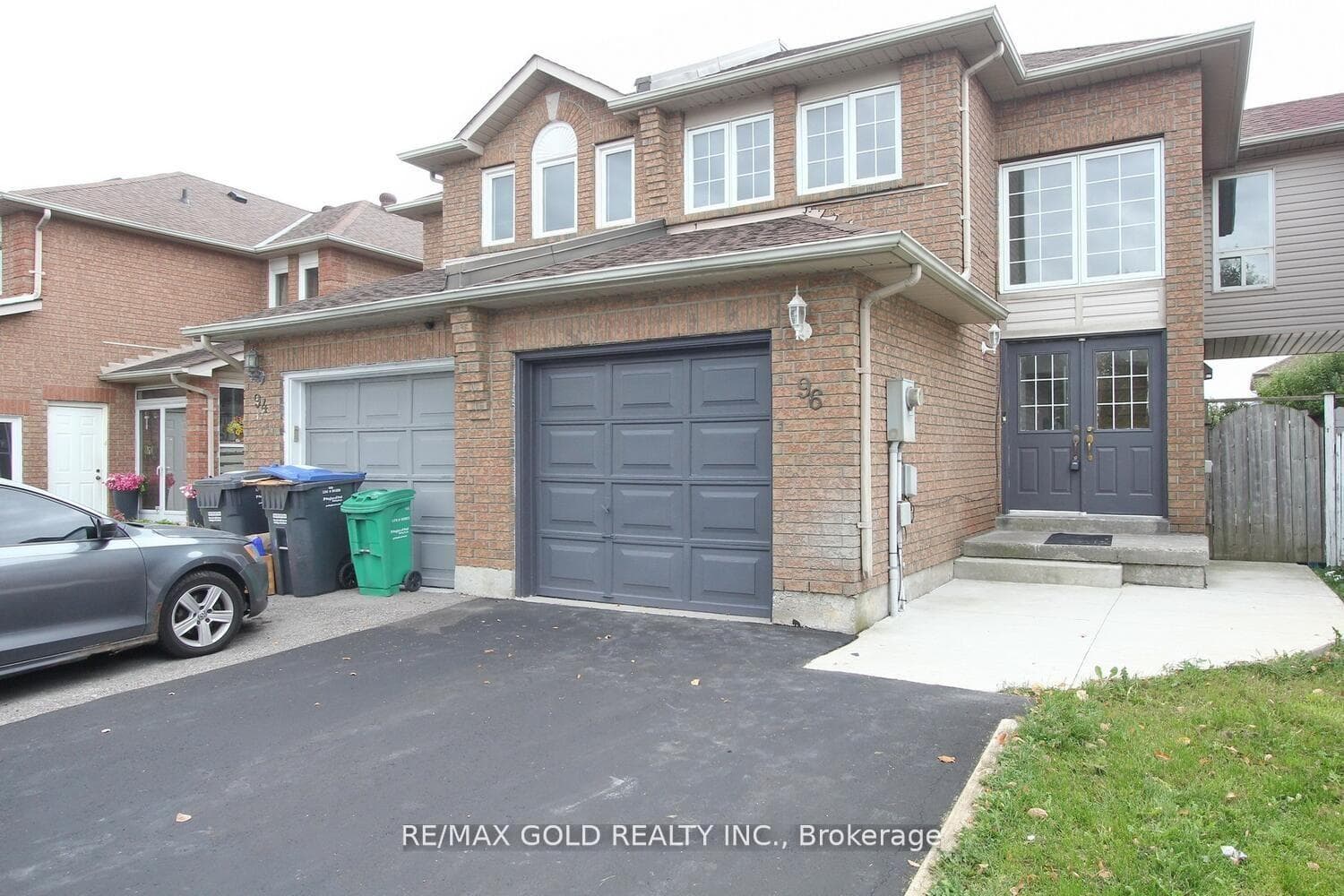 96 Lauraglen Crescent photo 3