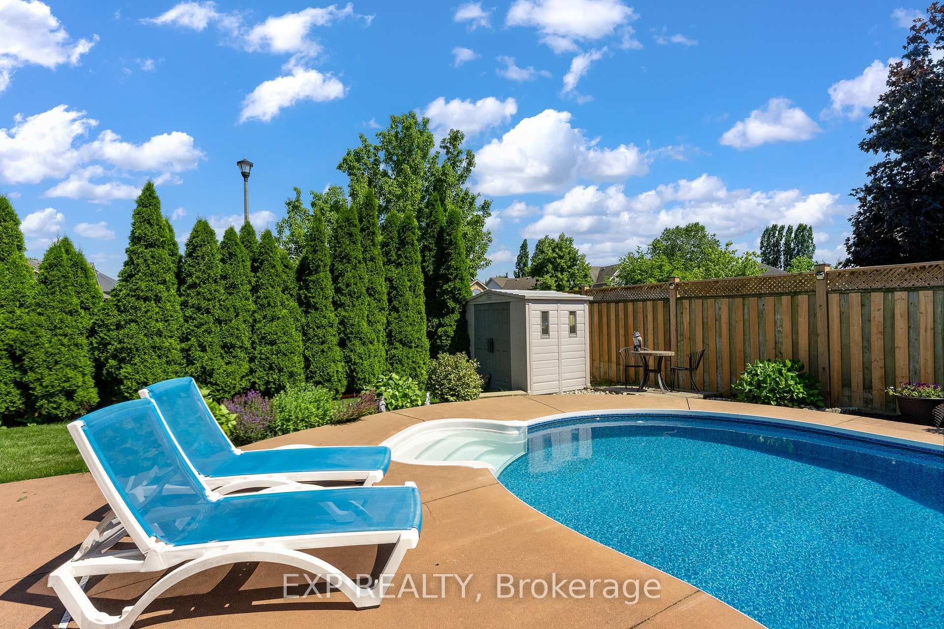 57 Goodman Crescent photo 14