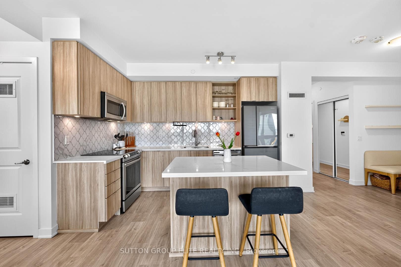 4699 Glen Erin Drive Unit 302 photo 9