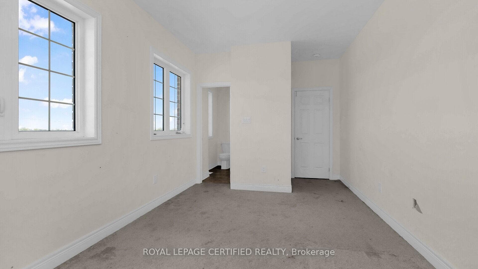 10096 Tenth Line photo 27