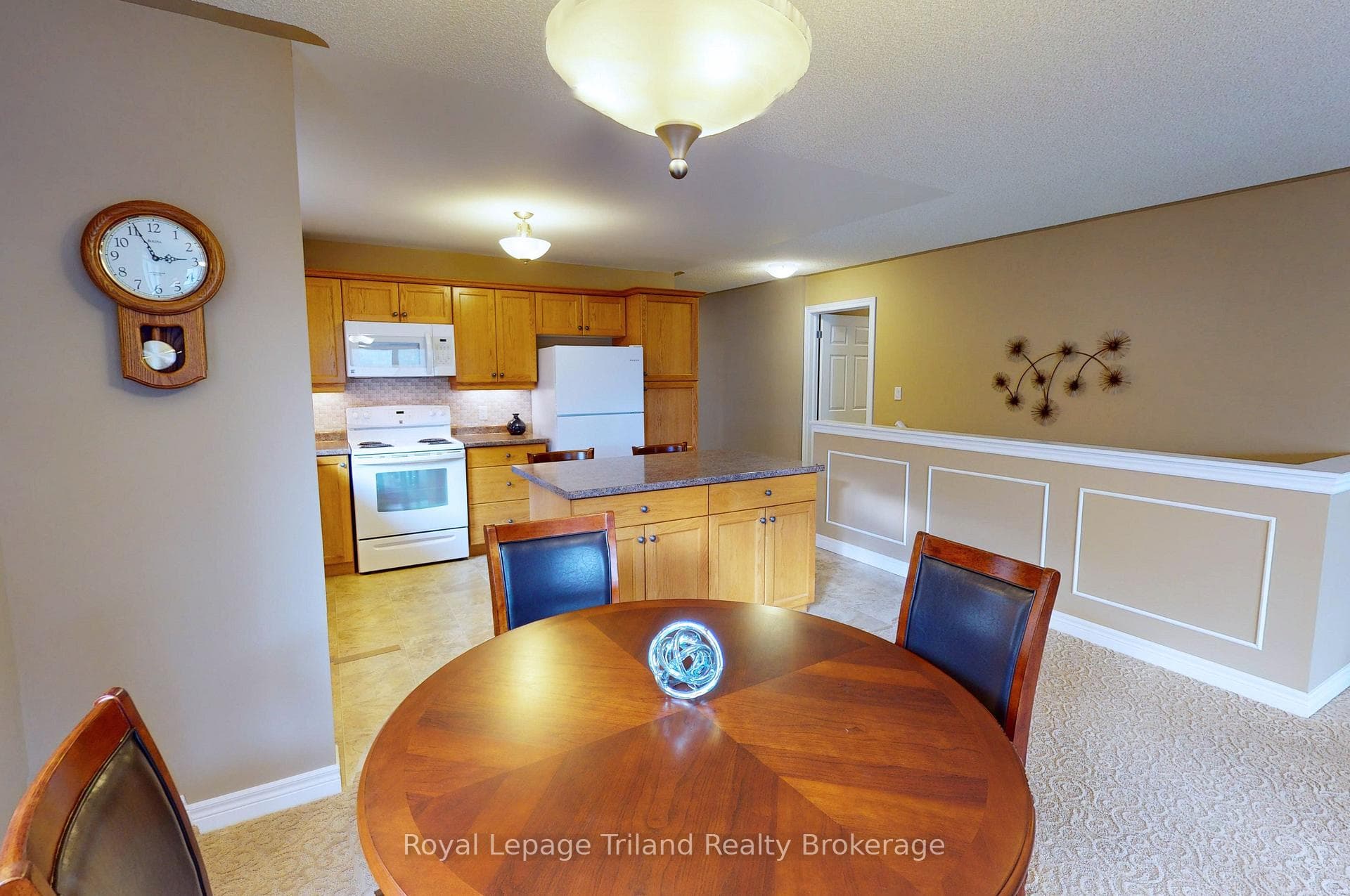 23 Hogarth Drive photo 9