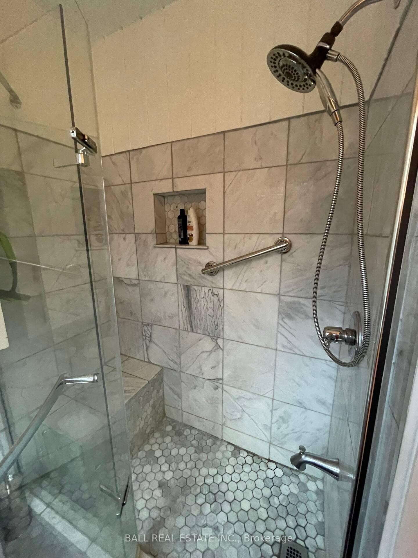 11 Glory Crescent photo 29