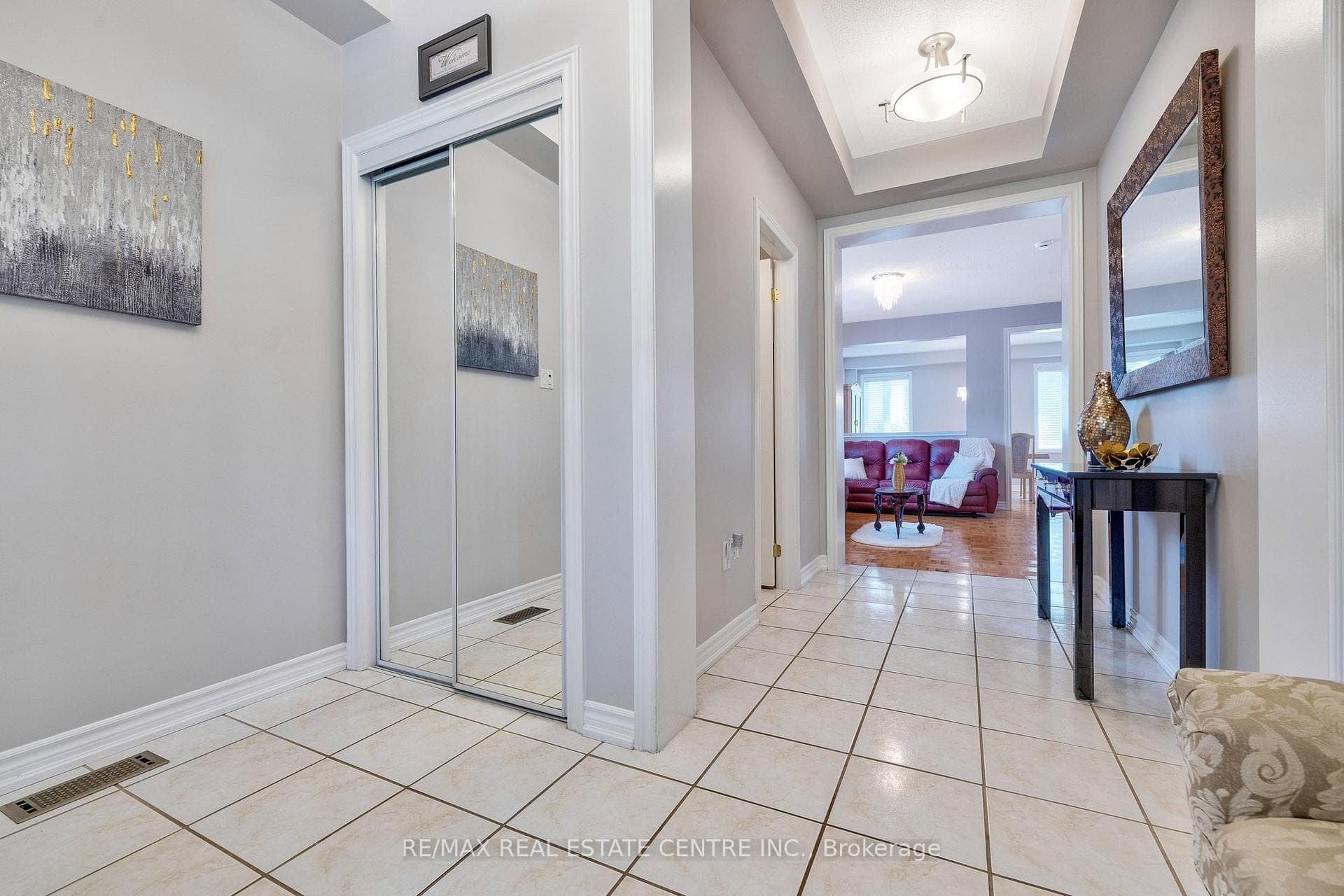 241 Duff Crescent photo 4