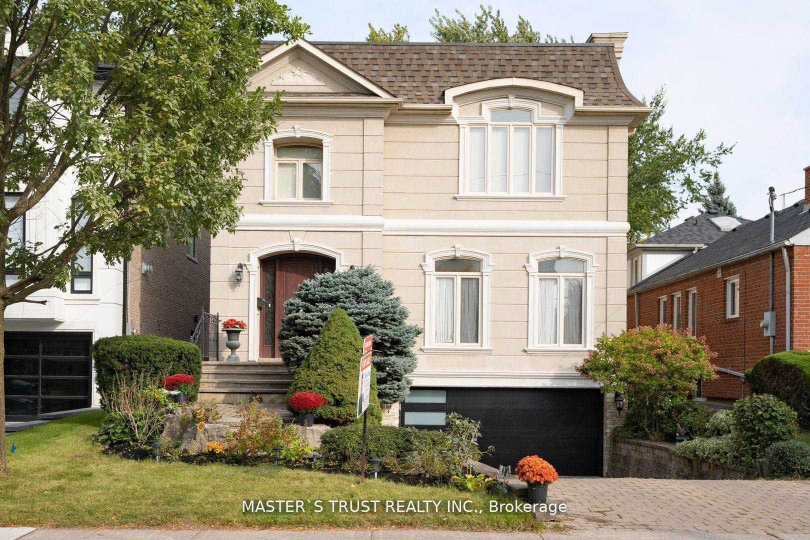 322B Empress Avenue photo 1