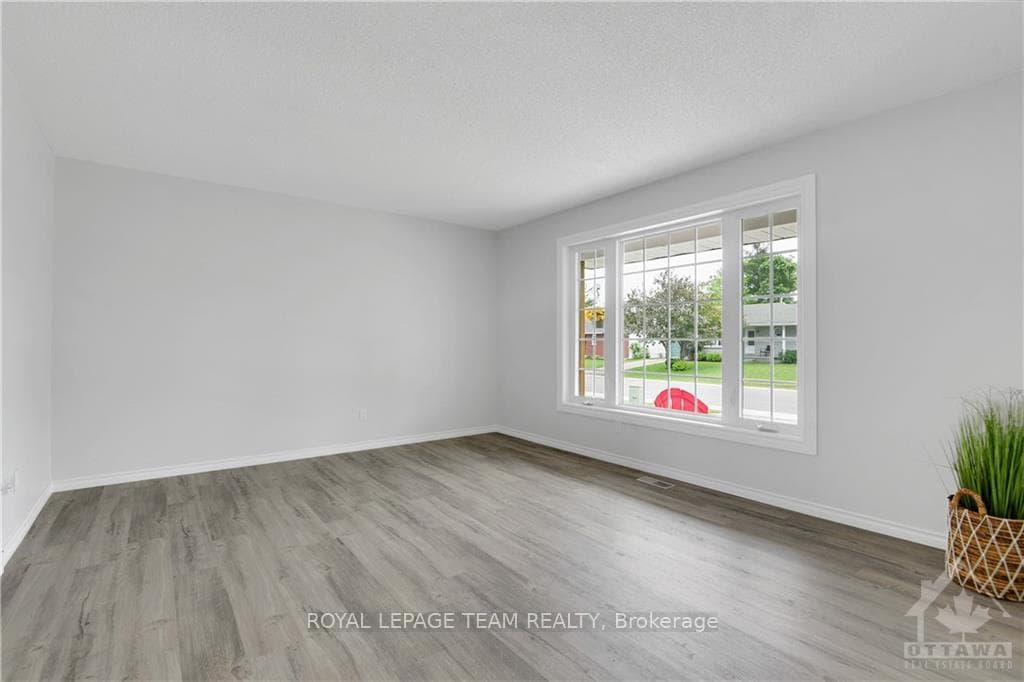 13 MAPLE Drive photo 6