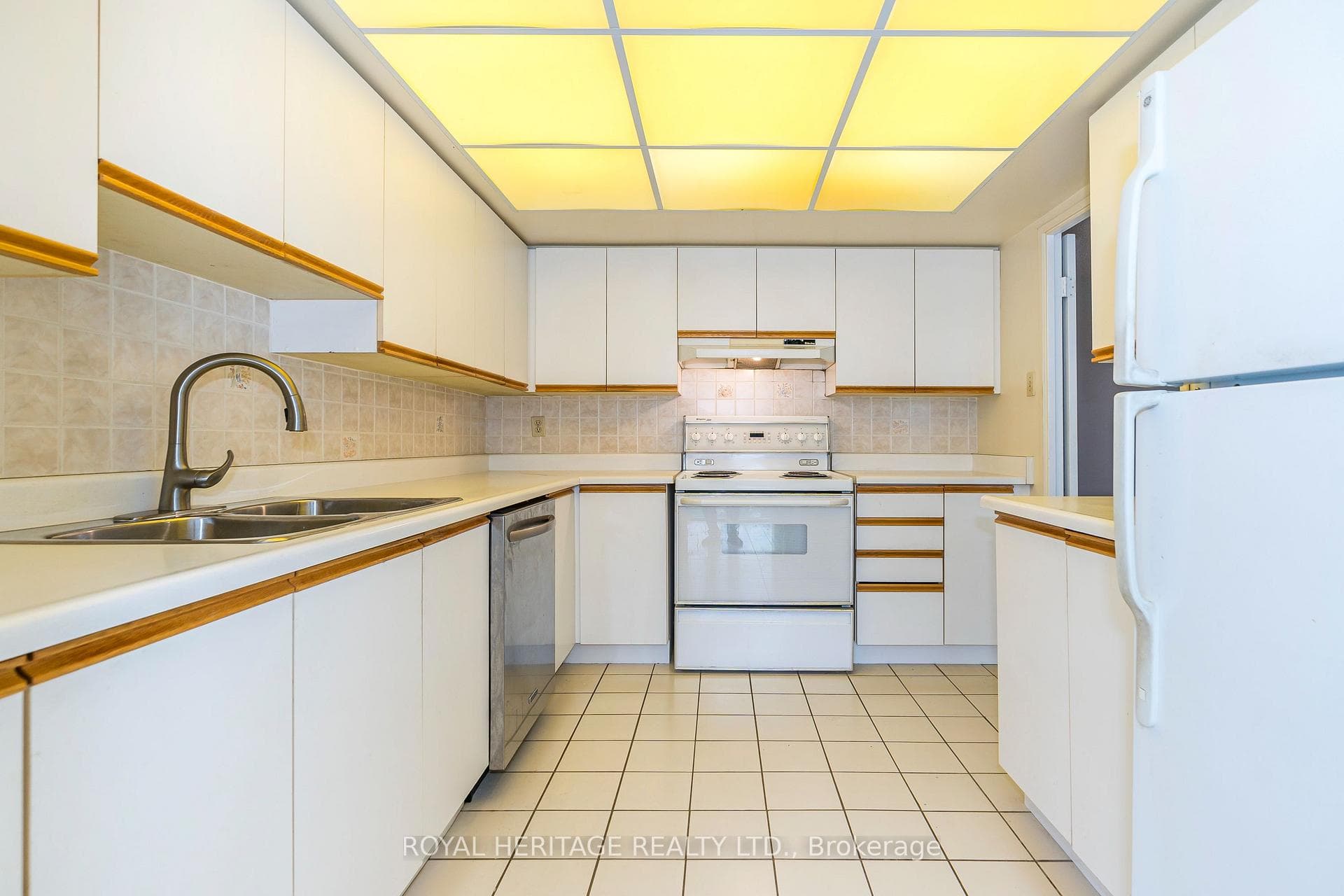 20 Harding Boulevard Unit 908 photo 17
