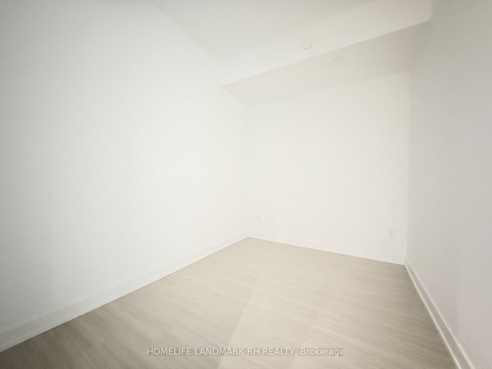 8 Wellesley Street Unit 3902 photo 4