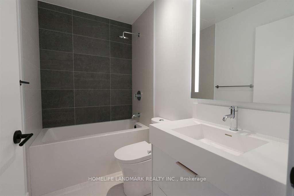 Main Bath with tub