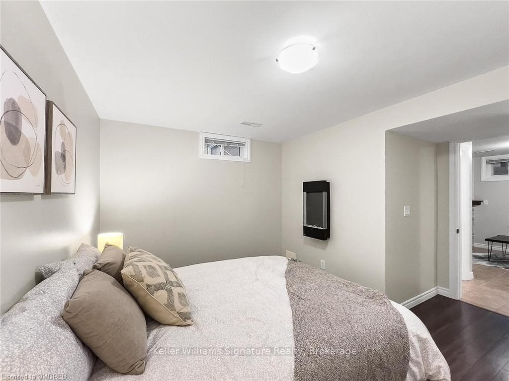 Lower bedroom