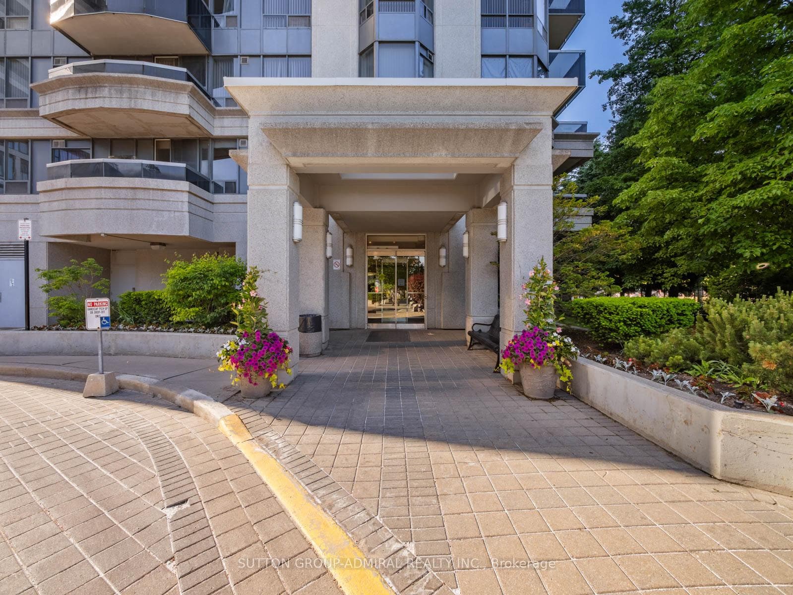 35 Finch Avenue Unit 1112 photo 17