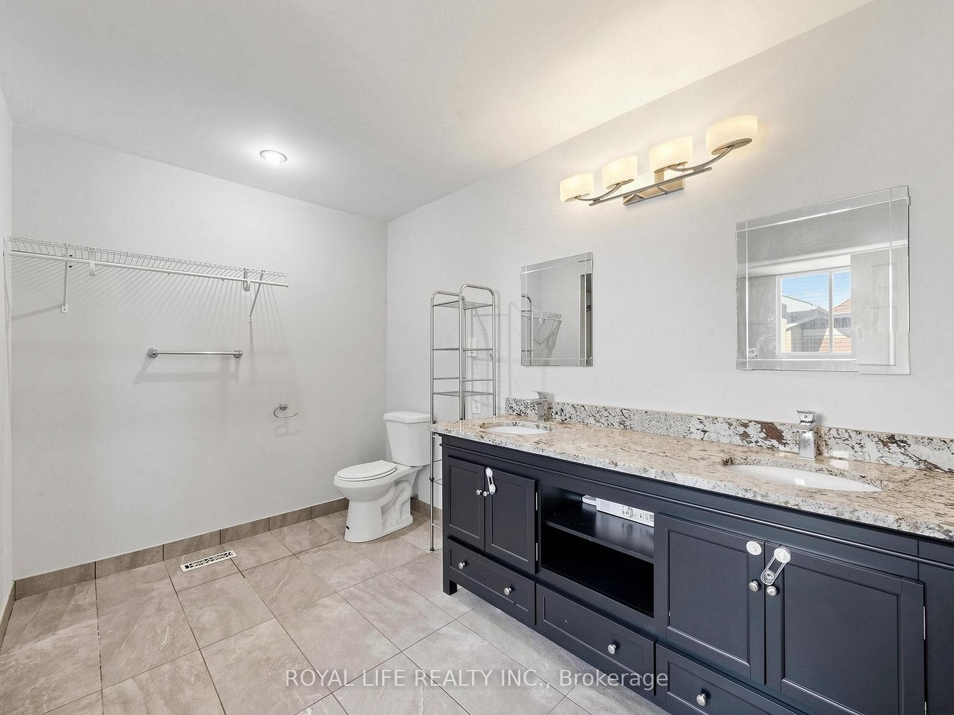 985 Linden Street photo 22