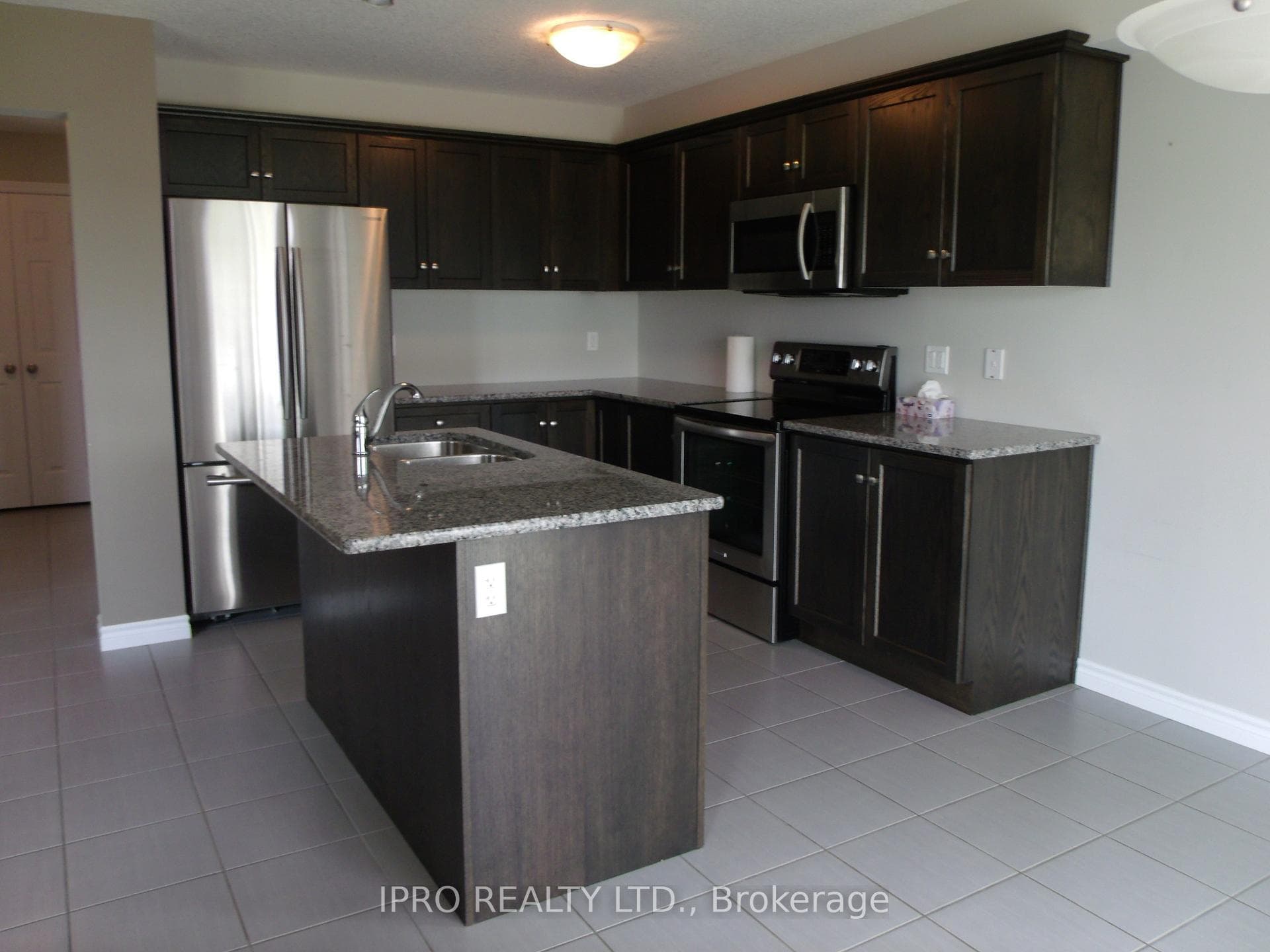 1372 Cane Avenue photo 2