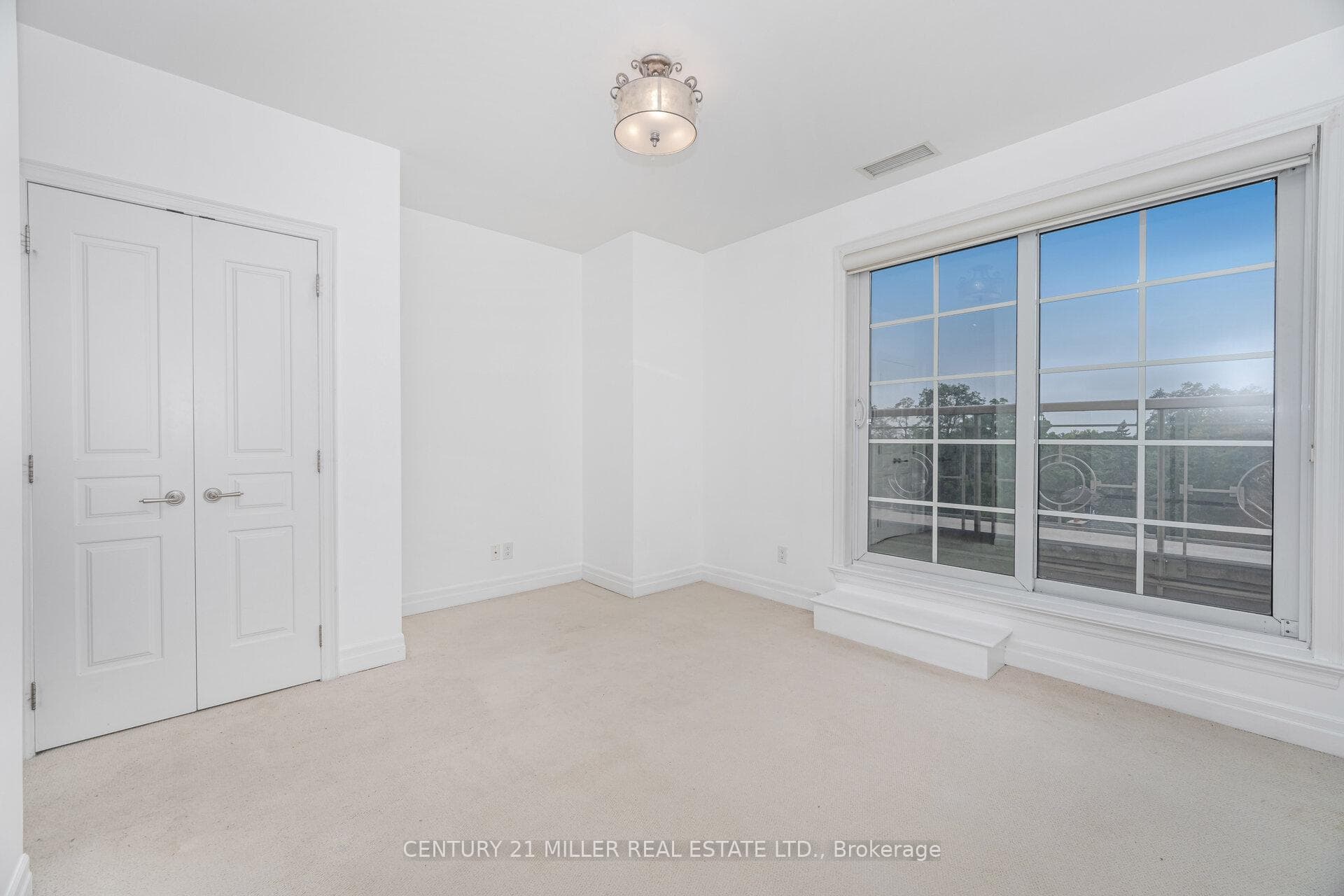 21 Burkebrook Place Unit 515 photo 31